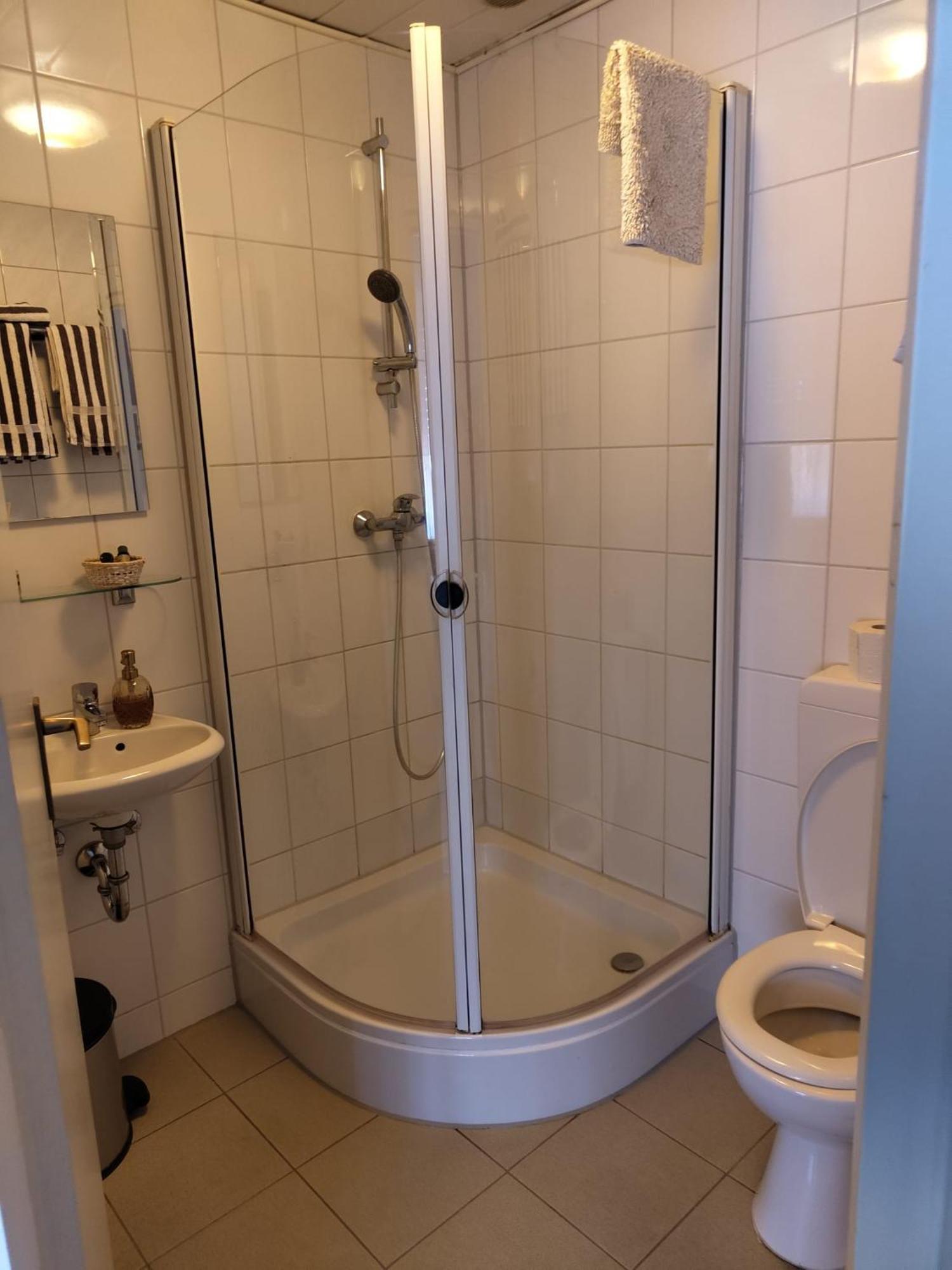 Guesthouse - Weeze Rooms Екстер'єр фото