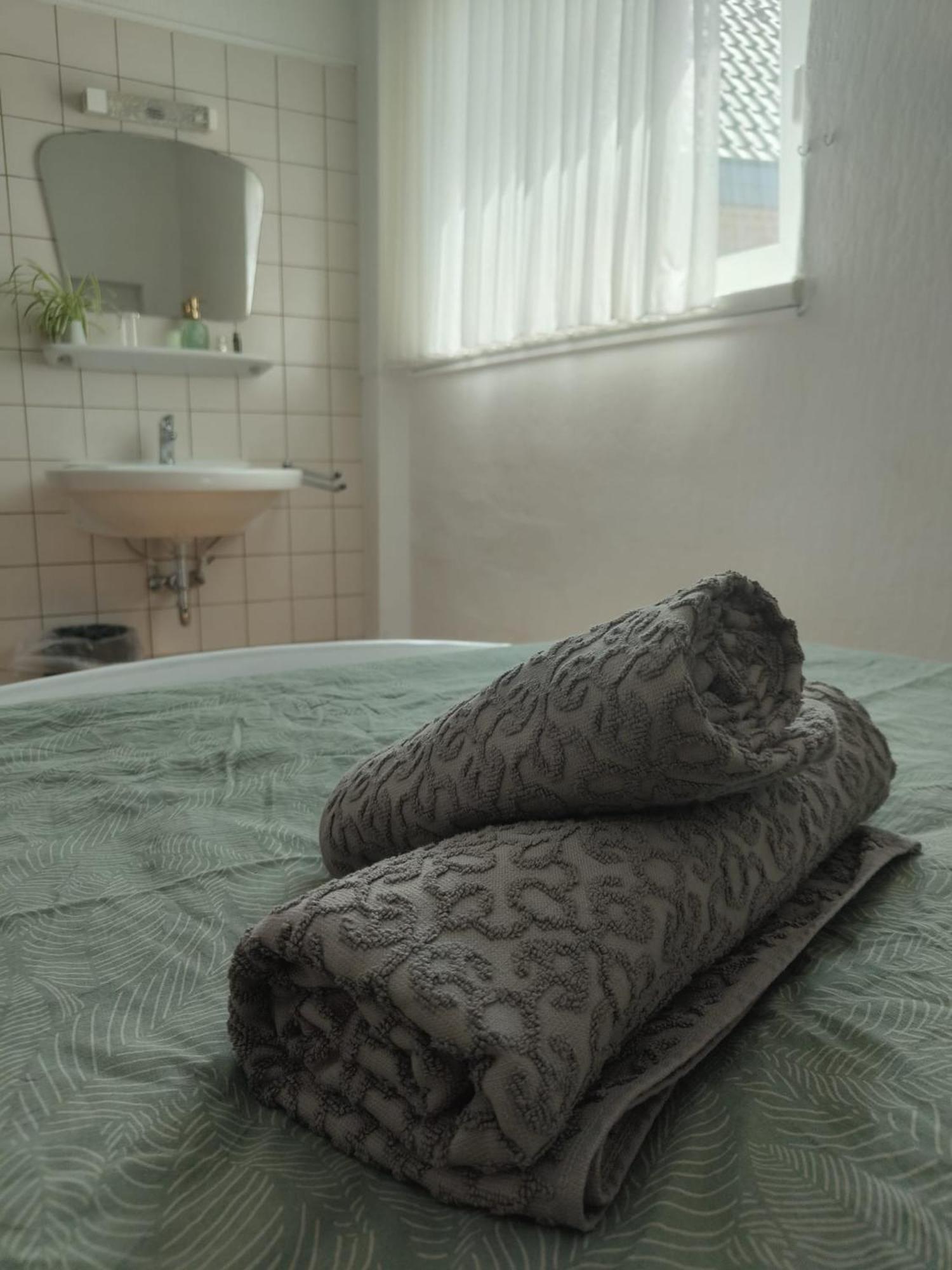 Guesthouse - Weeze Rooms Екстер'єр фото