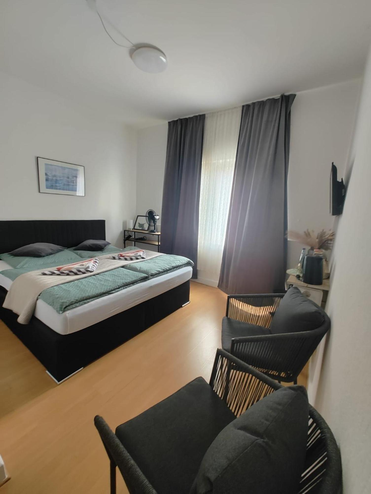 Guesthouse - Weeze Rooms Екстер'єр фото